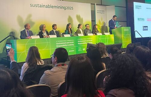 Congresso reuniu profissionais de 14 países, promovendo debates sobre temas cruciais para o setor mineral global