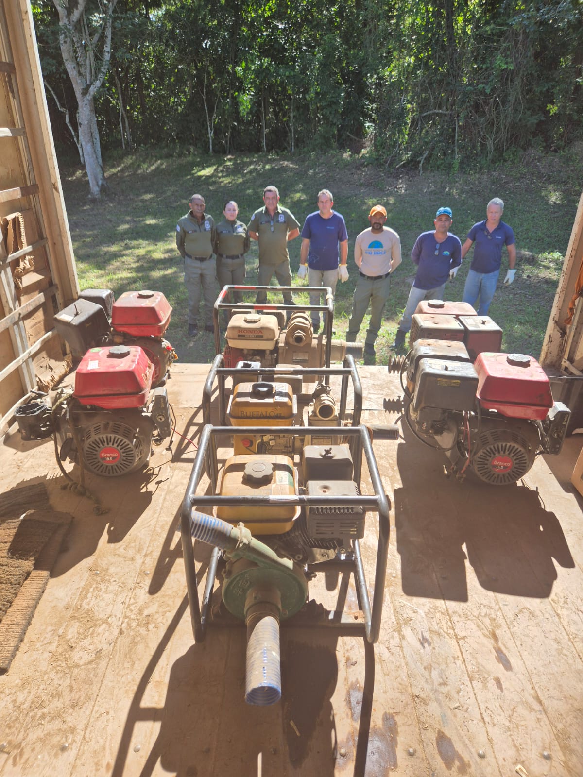 Equipamentos e materiais apreendidos durante operações de fiscalização ambiental na região Central de Minas Gerais estão sendo destinados ao fortalecimento da infraestrutura do Instituto Estadual de Florestas (IEF), transformando produtos de atividades ilegais em instrumentos de preservação ambiental.