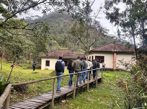 Na visita, os pesquisadores conheceram melhor a estrutura do Parque, apresentaram e visitaram ações desenvolvidas no entorno
