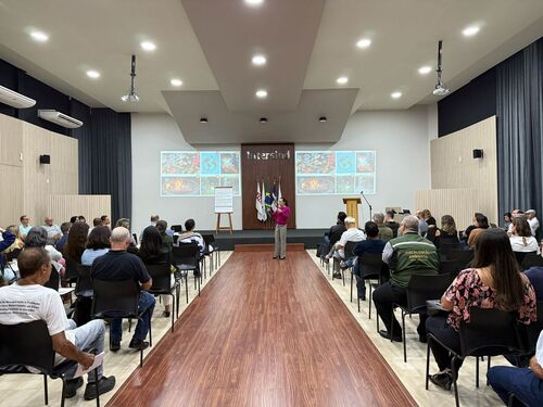 Reuniões com servidores dos regionais Mata e Sul foram realizadas em Ubá e Varginha, respectivamente