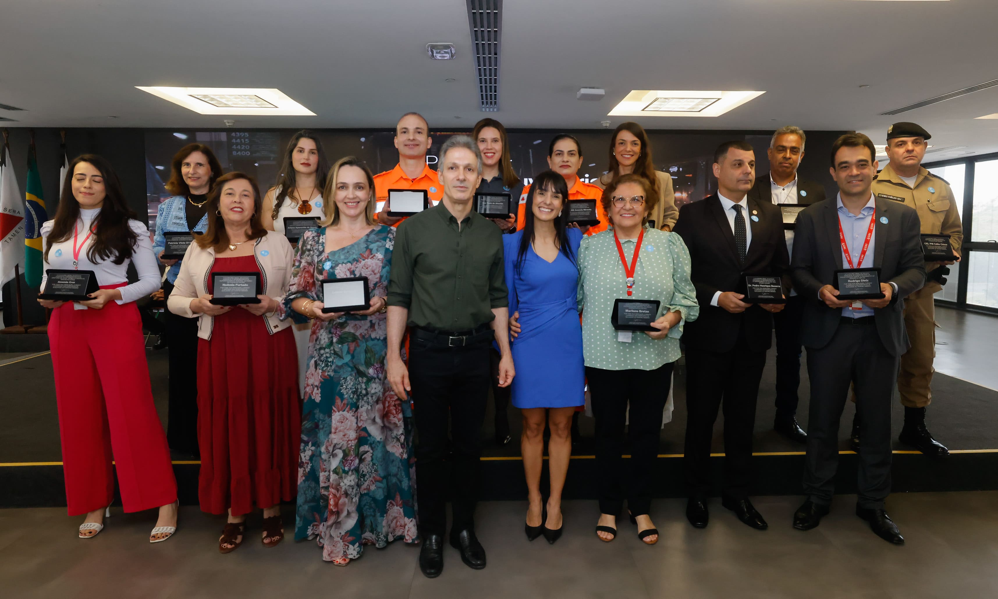 Evento celebrou a primeira edição do Prêmio Destaques da Ouvidoria e da Transparência, reconhecendo servidores que se destacaram no atendimento ao cidadão e na promoção da integridade no serviço público em Minas Gerais
