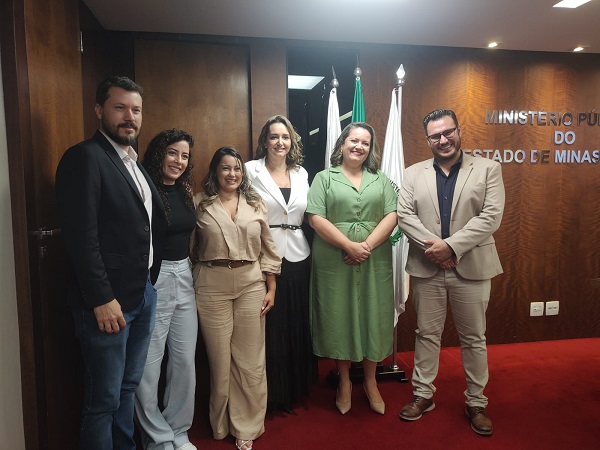 A entrega dos microchips representa um marco na ampliação das iniciativas voltadas à gestão responsável da fauna doméstica