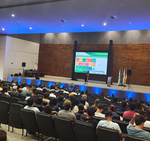 Durante as discussões, destacou-se a importância de estruturar os PMSB de forma integrada